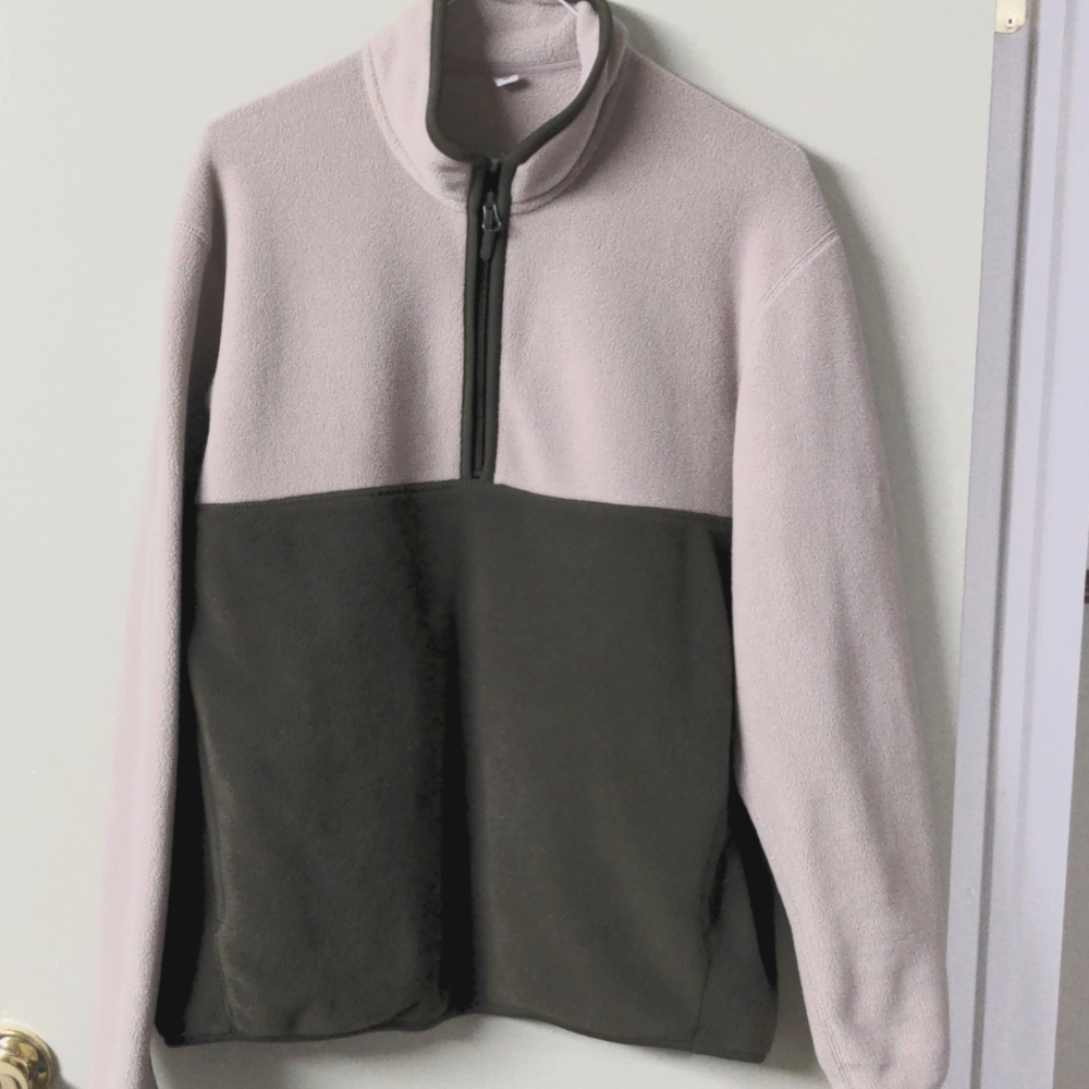 UNIQLO Fleece Sweater